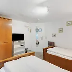 Guest house Pension Neuenrade 3*